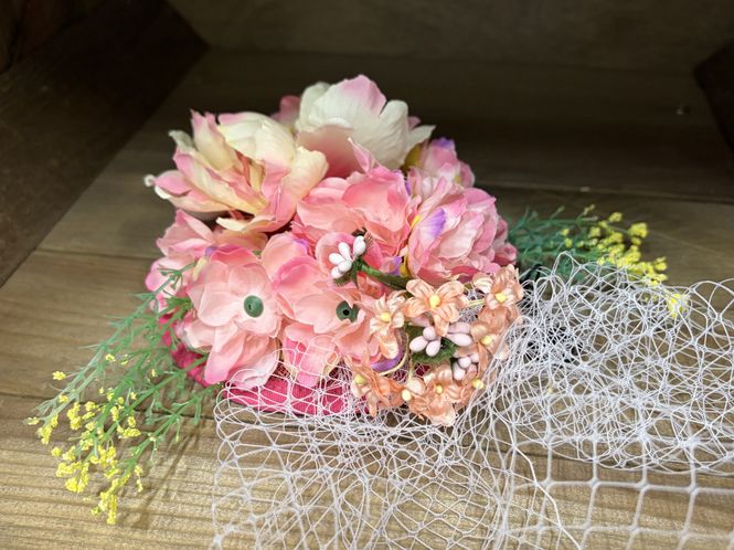 Hovedbilde Blomsterhatt med slør