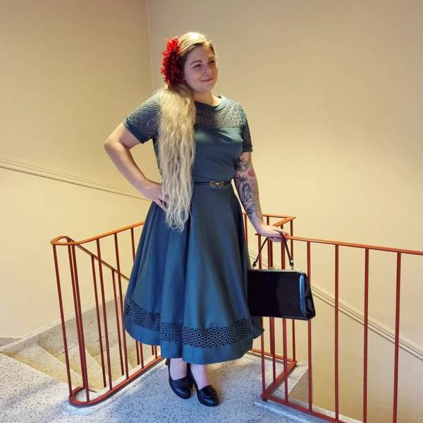 Dolly & Dotty - Tessa Lace Embroidered Swingkjole - Mørk Grønn
