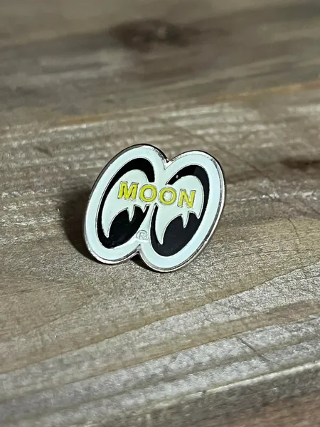 Pin - Mooneyes Hvit