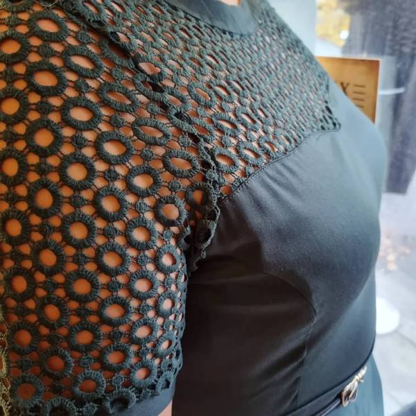 Dolly & Dotty - Tessa Lace Embroidered Swingkjole - Mørk Grønn